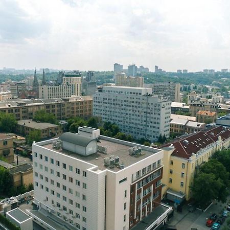 Квартира На Улице Деловая Kiev Esterno foto